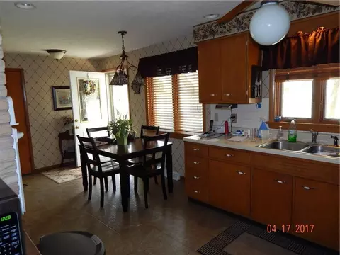 2010 E Mile Rd, Springfield, OH 45503 photo 12
