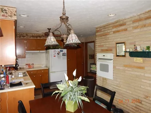 2010 E Mile Rd, Springfield, OH 45503 photo 11