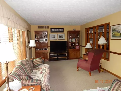 2010 E Mile Rd, Springfield, OH 45503 photo 18