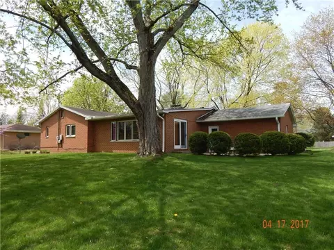 2010 E Mile Rd, Springfield, OH 45503 photo 9