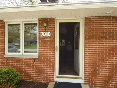 2010 E Mile Rd, Springfield, OH 45503 photo 2