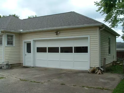 327 Lawnview Ave, Springfield, OH 45505 photo 2