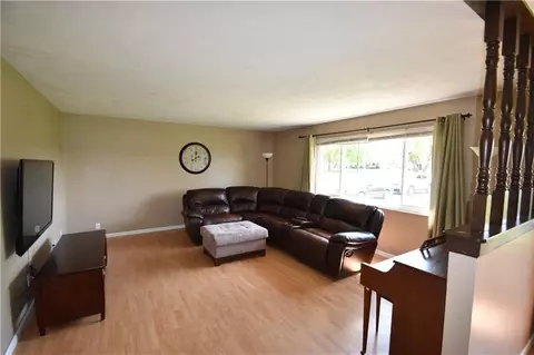 4821 Willowdale, Springfield, OH 45502 photo 8