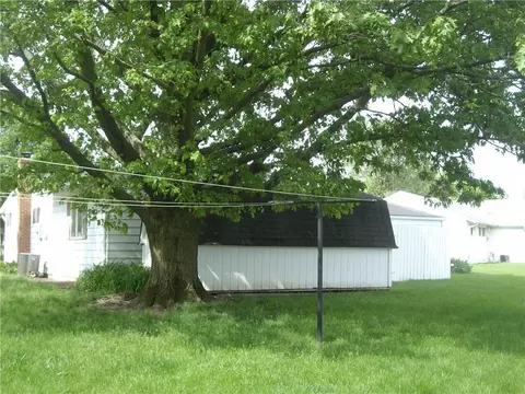 902 Hemlock St, Celina, OH 45822 photo 2