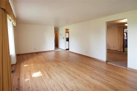 5001 Old Clifton, Springfield, OH 45502 photo 3