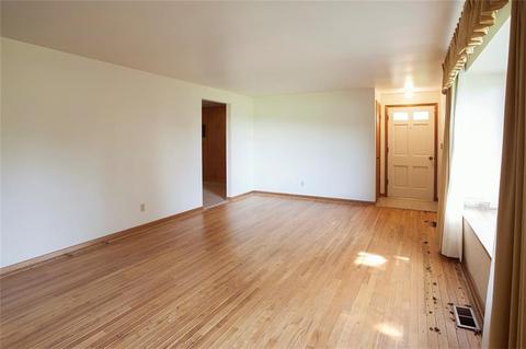 5001 Old Clifton, Springfield, OH 45502 photo 2