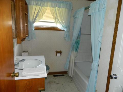 1049 Westmont Dr, Springfield, OH 45503 photo 9