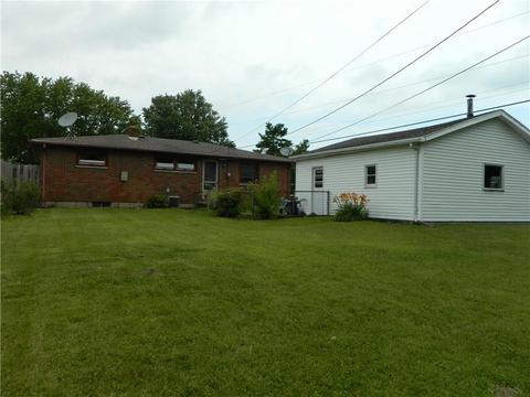 1049 Westmont Dr, Springfield, OH 45503 photo 4