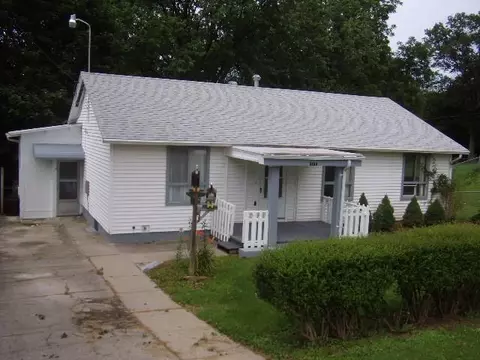 3290 Maplewood Ave, Springfield, OH 45505 photo 2