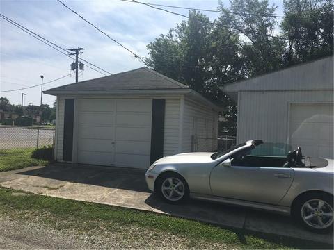 1015 W Columbia St, Springfield, OH 45504 photo 9