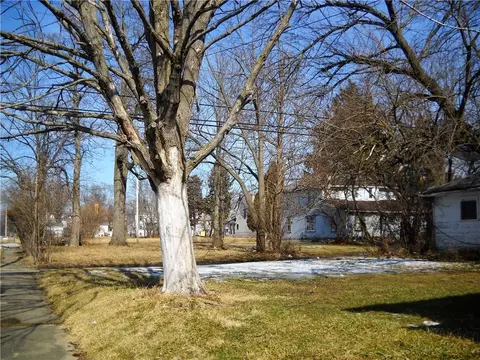 352 W Southern Ave, Springfield, OH 45506 photo 4