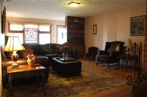 781 S Broadmoor Blvd, Springfield, OH 45504 photo 4