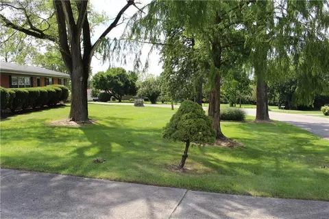 200 Meadow Ln, Springfield, OH 45505 photo 5