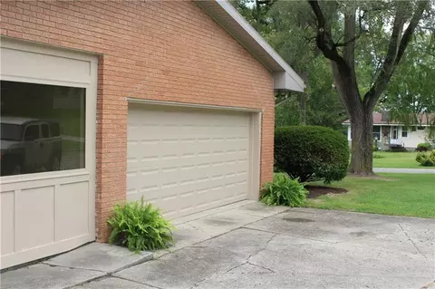 200 Meadow Ln, Springfield, OH 45505 photo 7