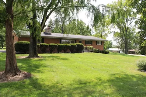 200 Meadow Ln, Springfield, OH 45505 photo 3