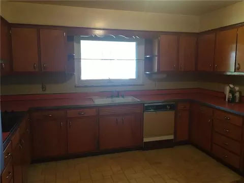 253 Canterbury Dr, Springfield, OH 45503 photo 2