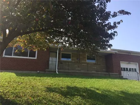 253 Canterbury Dr, Springfield, OH 45503 photo 1