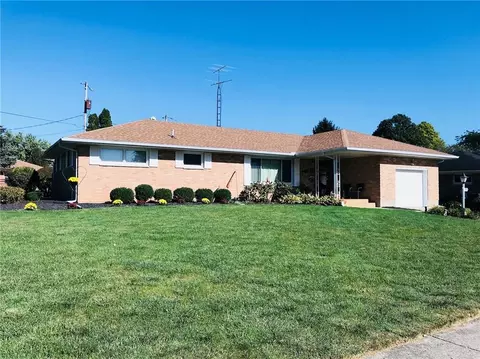 4230 Camelot Dr, Springfield, OH 45503 photo 1