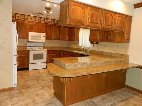 1935 W Mile Rd, Springfield, OH 45503 photo 2