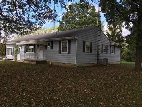 323 E Market St, Mendon, OH 45862 photo 2