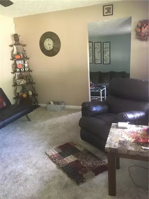 1715 Tarimore Dr, Springfield, OH 45506 photo 2