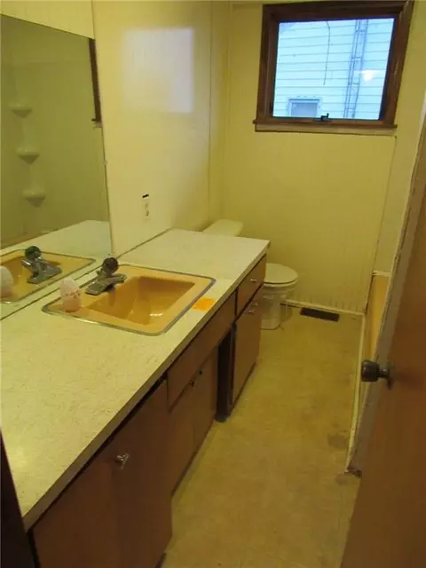 220 N Walnut St, Dunkirk, OH 45836 photo 12
