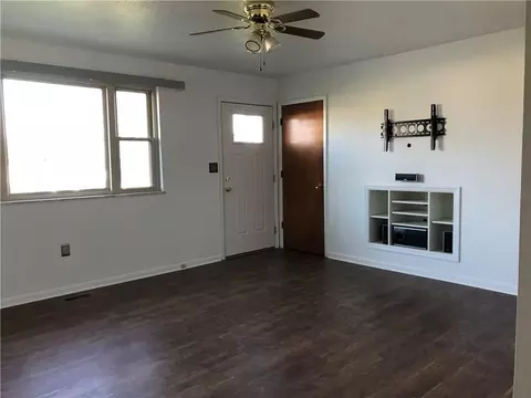 4517 Blough Dr, Enon, OH 45323 photo 2