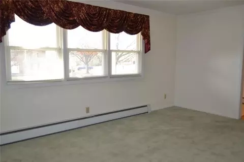 412 Holiday Dr, Springfield, OH 45505 photo 8