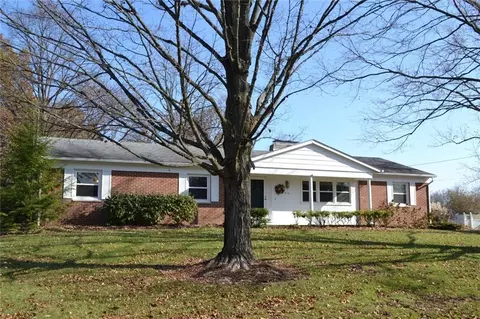 412 Holiday Dr, Springfield, OH 45505 photo 4