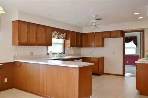 412 Holiday Dr, Springfield, OH 45505 photo 13