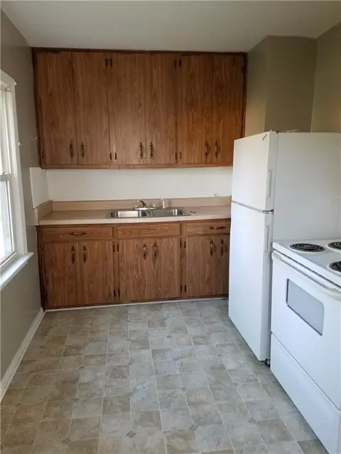 810 E Rose St, Springfield, OH 45505 photo 2