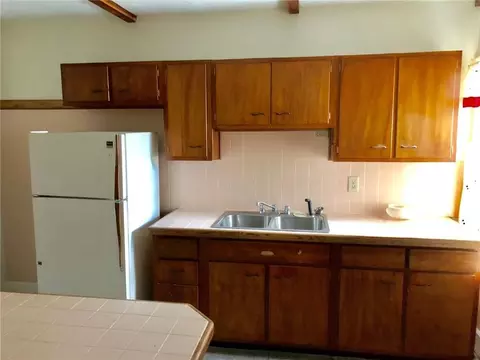 468-470 E Cecil St, Springfield, OH 45503 photo 6