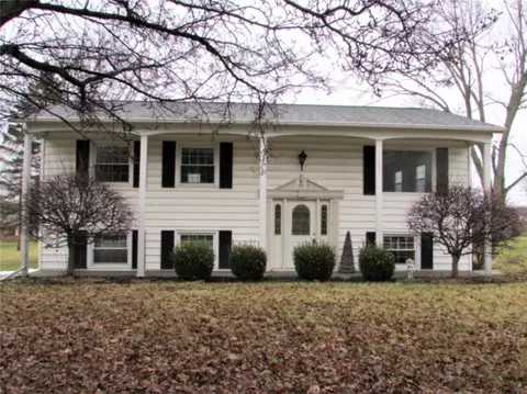 3338 Derr Rd, Springfield, OH 45503 photo 1