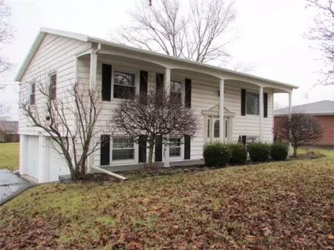 3338 Derr Rd, Springfield, OH 45503 photo 2