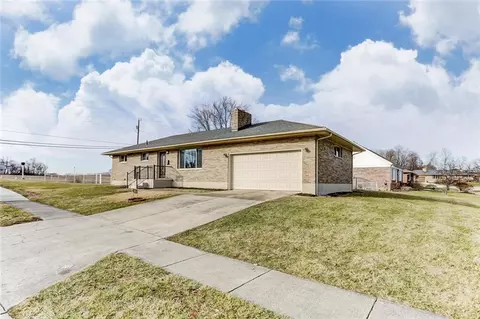 1020 Montego Dr, Springfield, OH 45503 photo 2