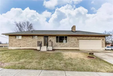 1020 Montego Dr, Springfield, OH 45503 photo 1
