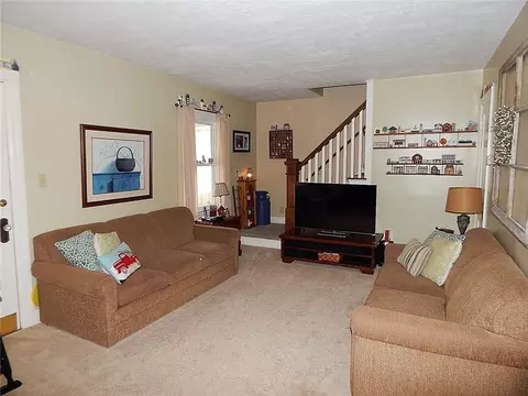 1625 Maiden Ln, Springfield, OH 45504 photo 3