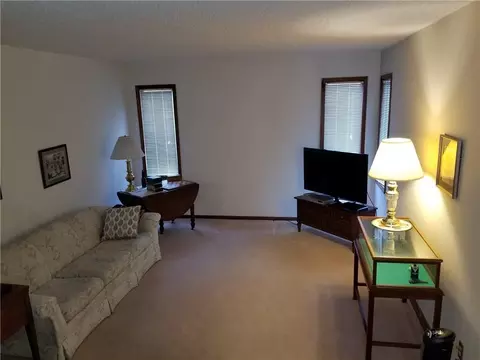 516 N Bird Rd, Springfield, OH 45503 photo 4
