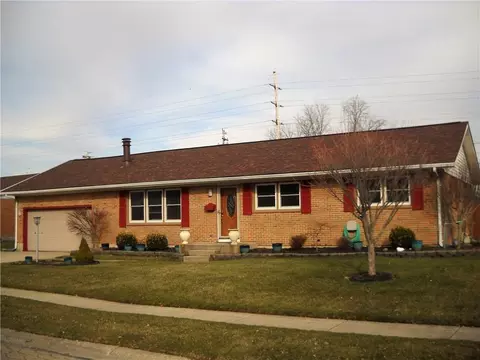 5448 E Ridgewood Rd, Springfield, OH 45503 photo 2