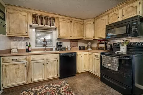 815 Old Mill Rd, Springfield, OH 45506 photo 10