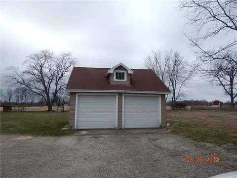 3315 Troy Rd, Springfield, OH 45504 photo 2