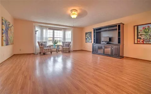706 Timberview, Springfield, OH 45502 photo 5