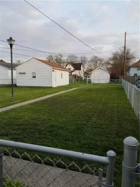 2137 Hoppes Ave, Springfield, OH 45503 photo 9
