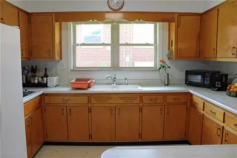 303 Canterbury Dr, Springfield, OH 45503 photo 6