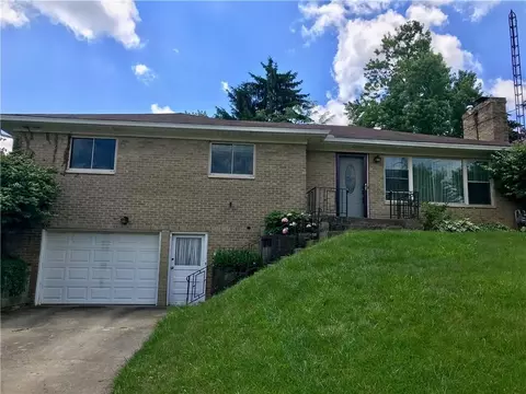 303 Canterbury Dr, Springfield, OH 45503 photo 1