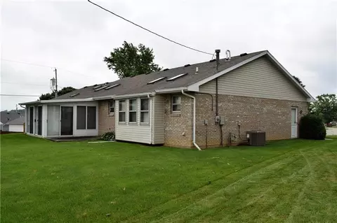 5464 Stoneridge, Springfield, OH 45503 photo 3