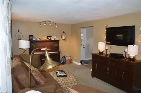 1723 Montego, Springfield, OH 45503 photo 3