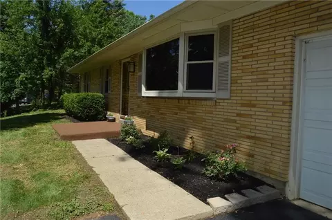 426 Shrine Rd, Springfield, OH 45504 photo 2