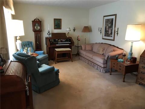1045 Bradford, Springfield, OH 45503 photo 2