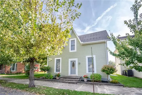 208 N Main St, De Graff, OH 43318 photo 1